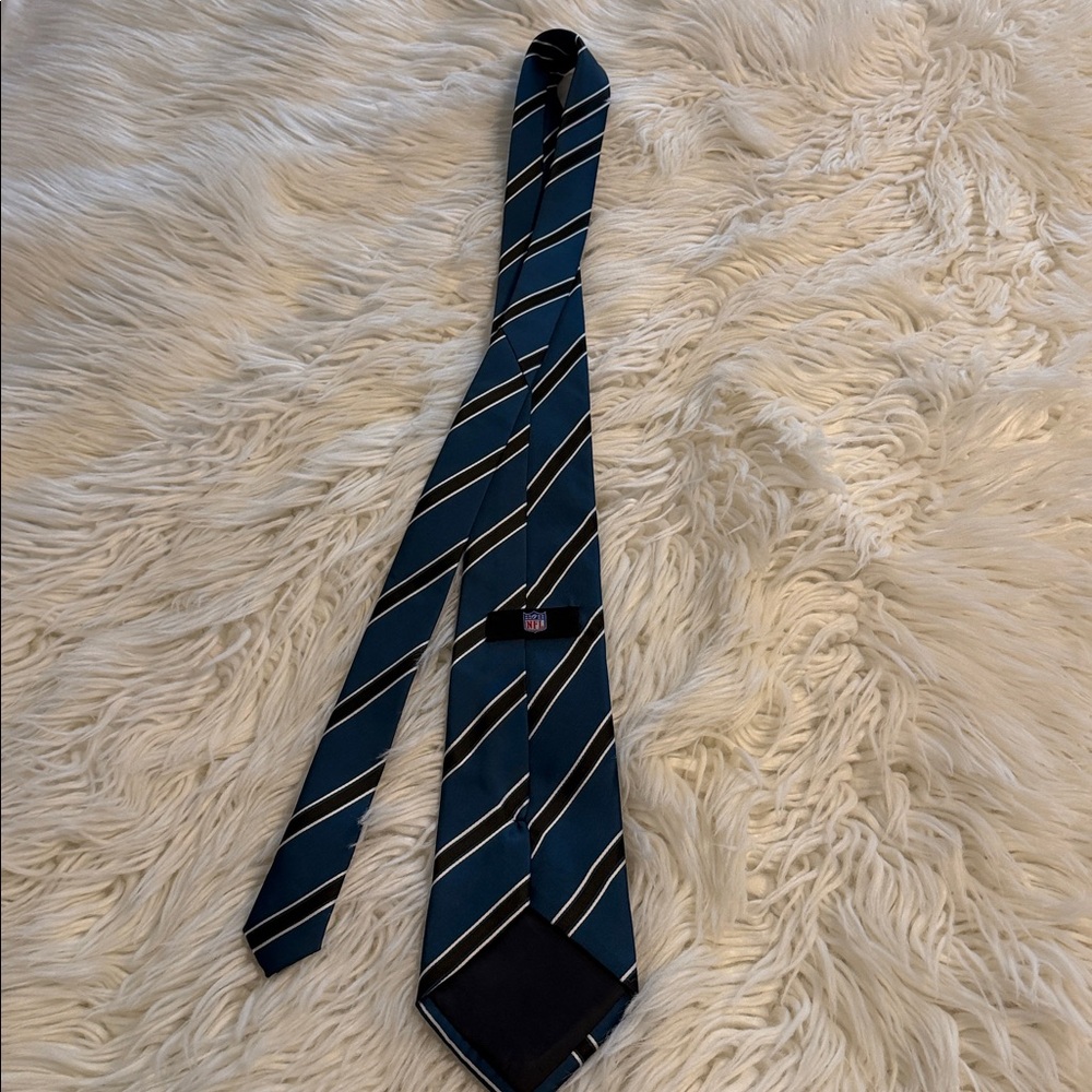 NFL Philadelphia Eagles necktie made of 100% polyester excellent condition - Picture 5 of 8